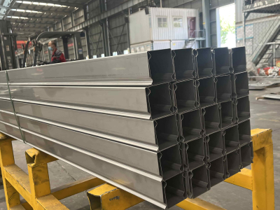 Dulang kabel berslot