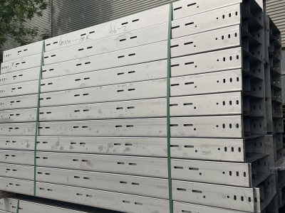 Jambatan dulang berlubang