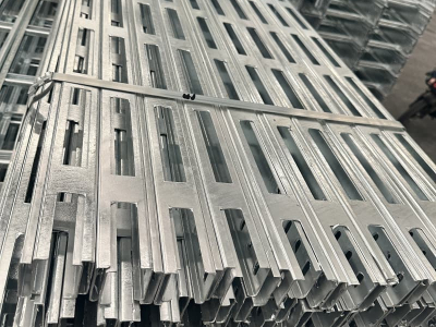 Dulang kabel berlangkah