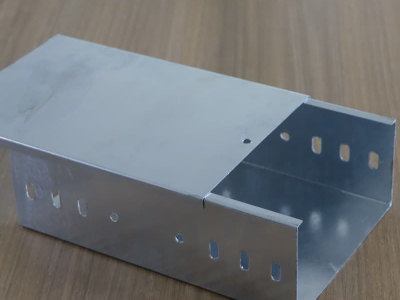 Dulang kabel berslot