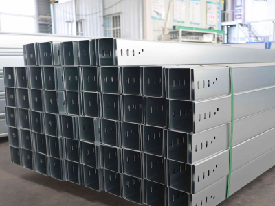 Dulang kabel bergalvani celup panas